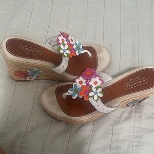Vintage Coach Jesica espadrille wedges sandals heels flower leather appliqué 8.5